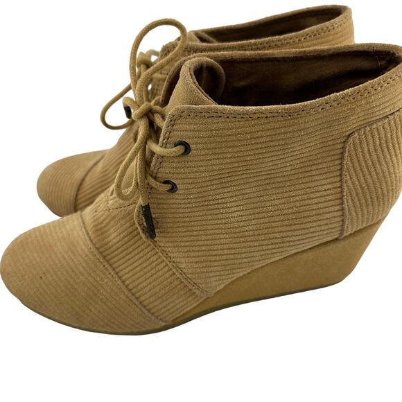 TOMS Womens 8.5M Camel Tan Desert Wedge Corduroy Bootie Lace Up - Picture 1 of 6